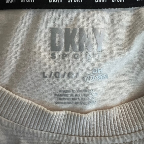 DKNY Sport Off White Short Sleeve Tee Size Large EUC - Picture 5 of 7